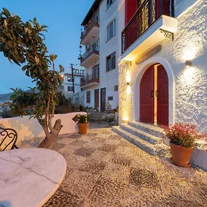 reddoors-suites.turkeyfethiyehotels.com/